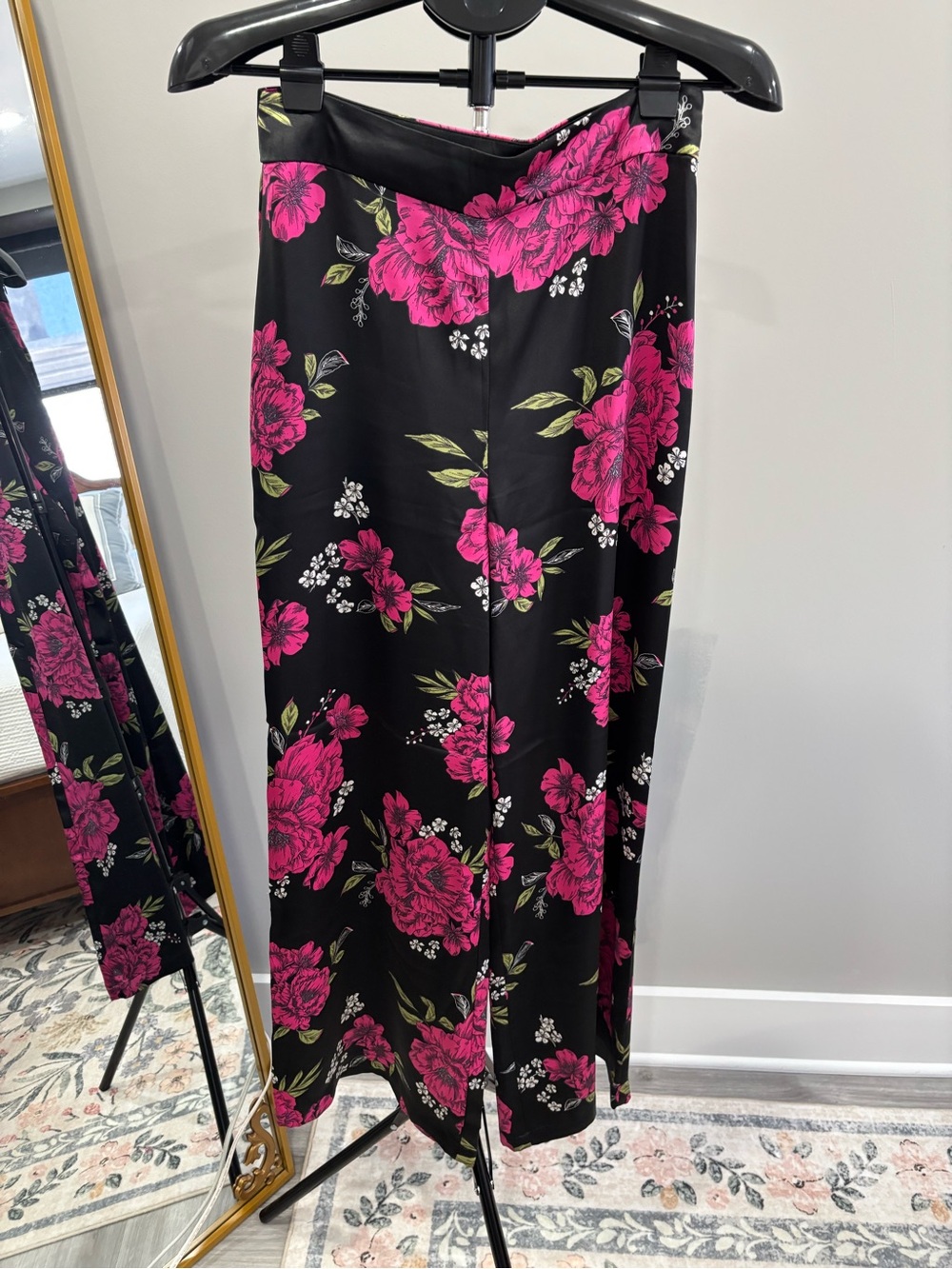 Lulus Thriving Vibes Black Floral Satin Wide Leg Pants - Picture 5 of 8
